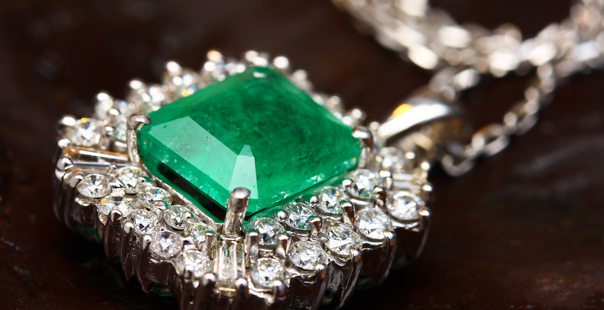 gemstone jewelry metal factors
